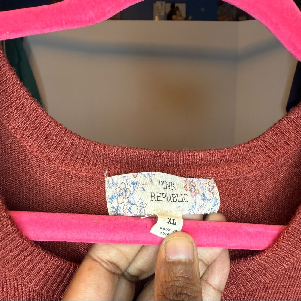 Pink Republic size XL Braided Long Sleeves with Shoulder Cut Out Rust Top - Picture 2 of 6